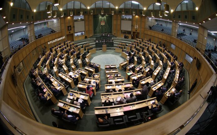 النواب يناقش بجلسة رقابية إجابات الحكومة عن الأسئلة النيابية النواب يناقش بجلسة رقابية إجابات الحكومة عن الأسئلة النيابية