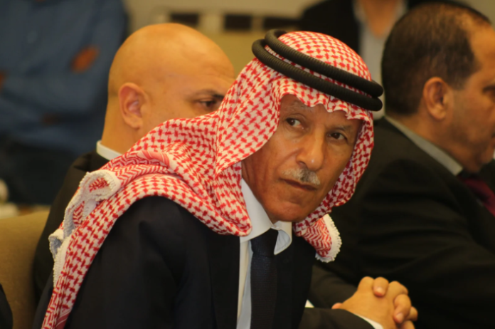 لقطع الطريق امام الاشاعات .. العرموطي يوجه سؤالاً نيابياً الى رئيس الوزراء لقطع الطريق امام الاشاعات .. العرموطي يوجه سؤالاً نيابياً الى رئيس الوزراء