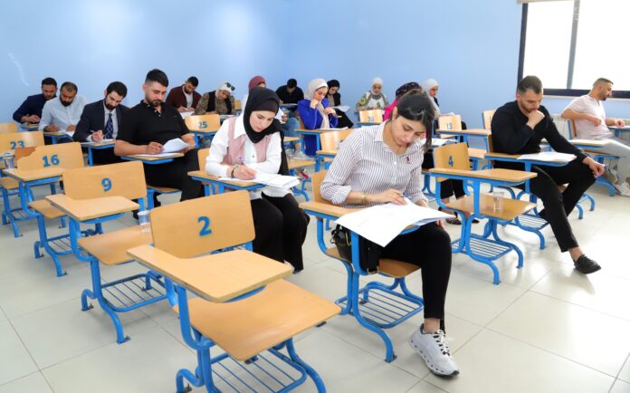 المستقل الاخباري زيادة عن 1700 محام متدرب يقدمون امتحان النقابة في رحاب جامعة البترا المستقل الاخباري زيادة عن 1700 محام متدرب يقدمون امتحان النقابة في رحاب جامعة البترا