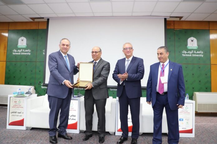 المستقل الاخباري جامعة اليرموك تكرم النجادات والصرايرة من كلية الإعلام بجامعة البترا المستقل الاخباري جامعة اليرموك تكرم النجادات والصرايرة من كلية الإعلام بجامعة البترا