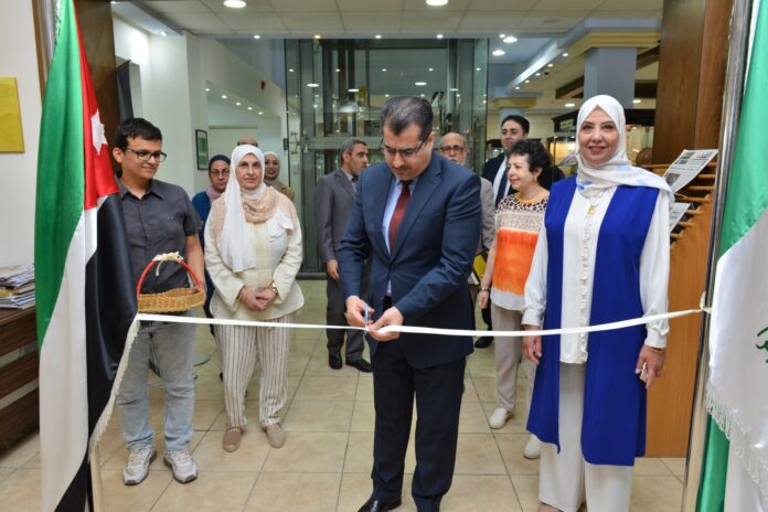 جامعة البترا تفتتح معرض الكتاب السادس بالتزامن مع احتفالات عيد الاستقلال جامعة البترا تفتتح معرض الكتاب السادس بالتزامن مع احتفالات عيد الاستقلال