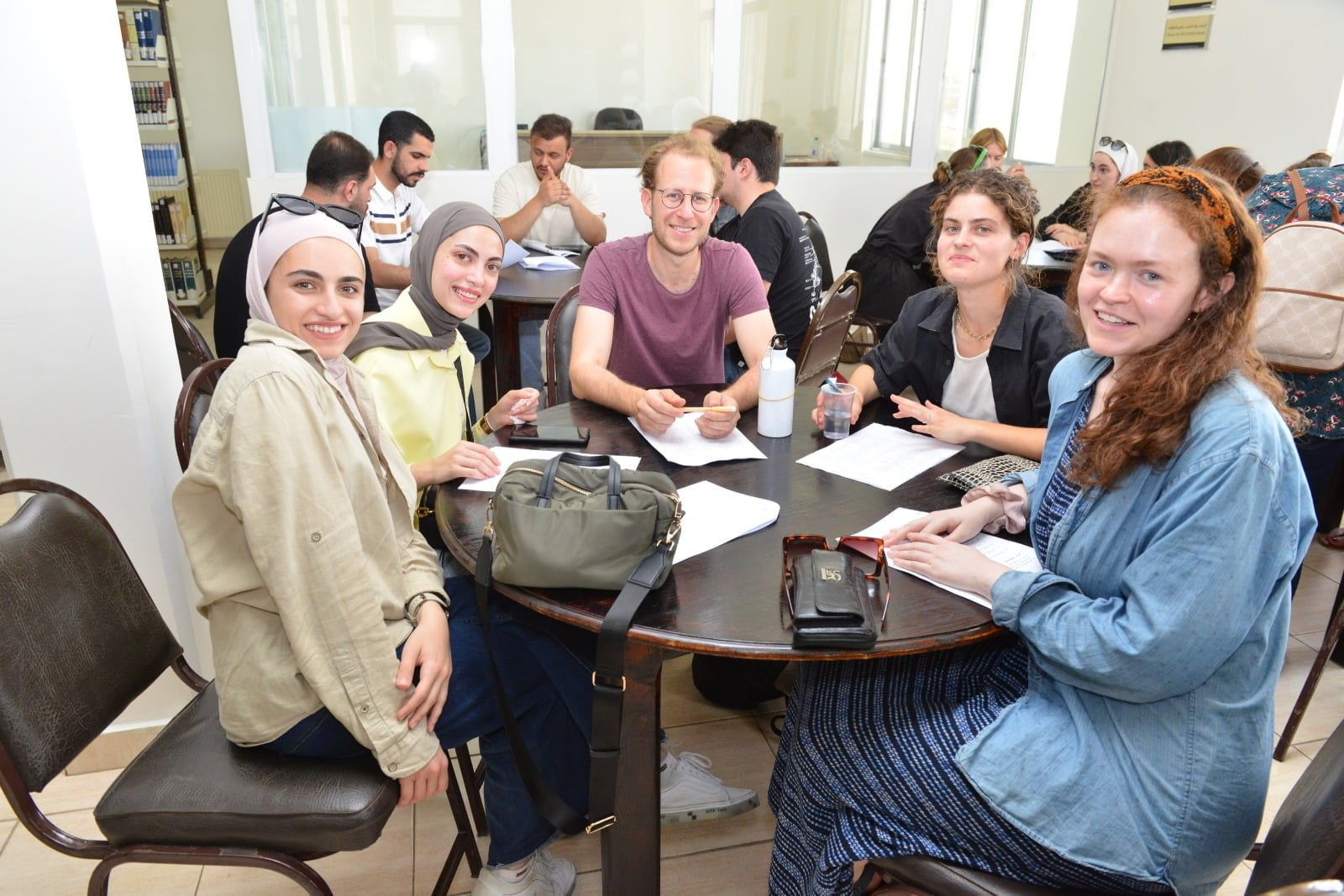 جامعة البترا تستقبل وفدًا طلابيًّا من أكاديمية (سجال)