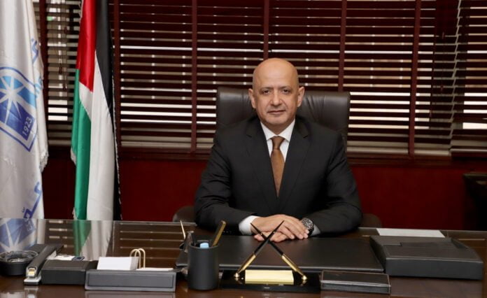 الحاج توفيق: قطاع التجارة والخدمات حجر الأساس في الاقتصاد الوطني الحاج توفيق: قطاع التجارة والخدمات حجر الأساس في الاقتصاد الوطني
