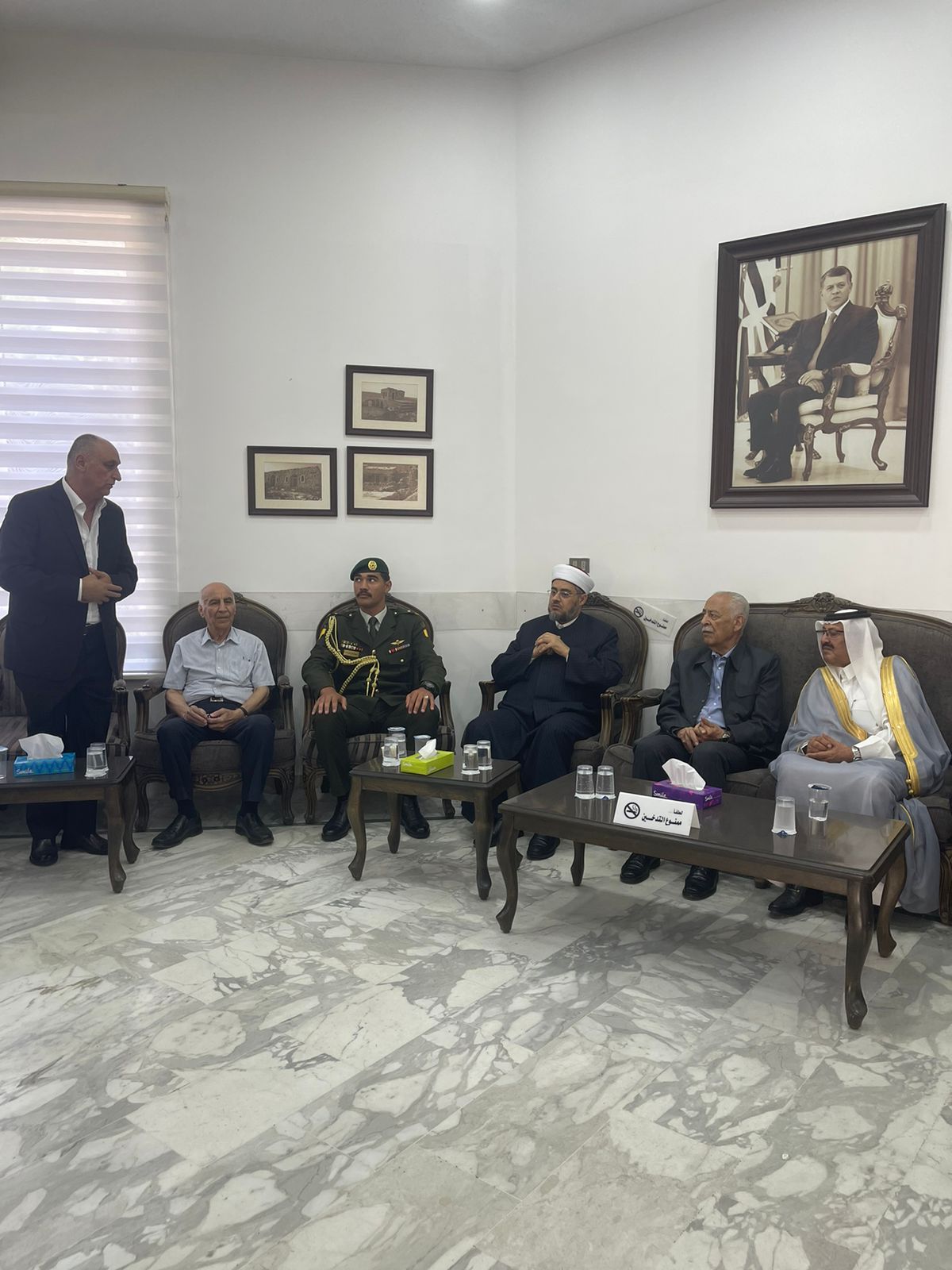 مندوبا عن الملك وولي العهد.. العيسوي يعزي البطيخي والحسبان والحياري
