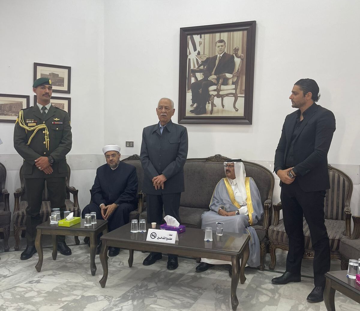 مندوبا عن الملك وولي العهد.. العيسوي يعزي البطيخي والحسبان والحياري