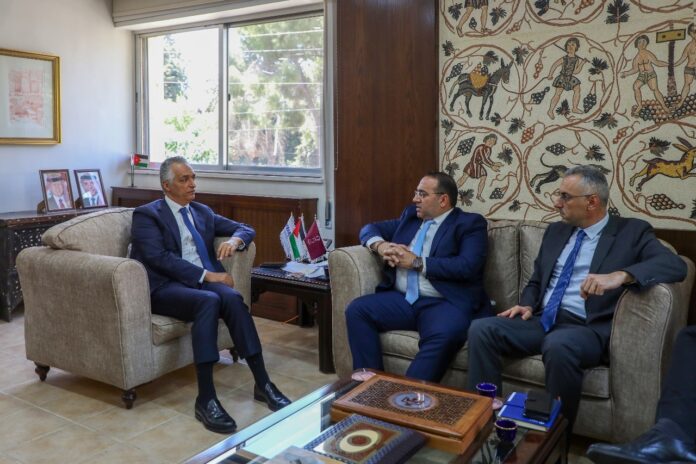 وزير السياحة يلتقي نائب وزير السياحة القبرصي