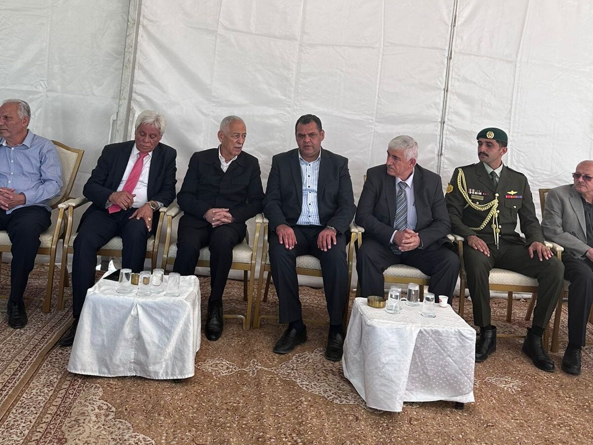 مندوبا عن الملك وولي العهد ..العيسوي يعزي عشيرتي الحوامدة والقيسي