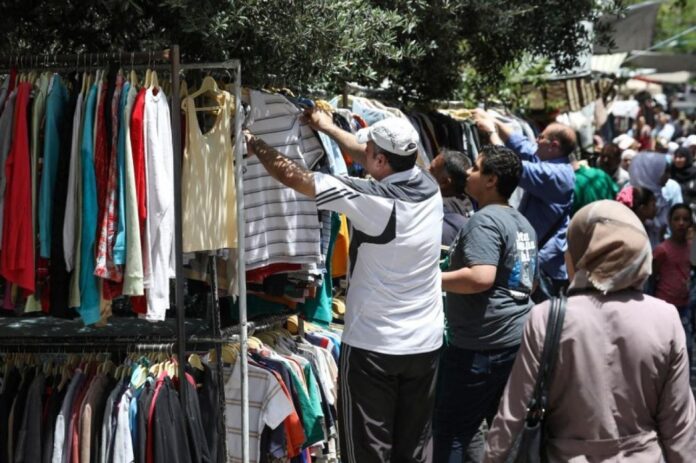 الطرود البريدية تخنق قطاع الألبسة والاقمشة والاحذية .. وعلان يطالب الحكومة بإجراءات فورية