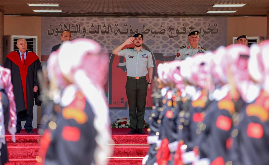 بالصور - ولي العهد يرعى حفل تخريج الفوج الـ 33 من الجناح العسكري بجامعة مؤتة