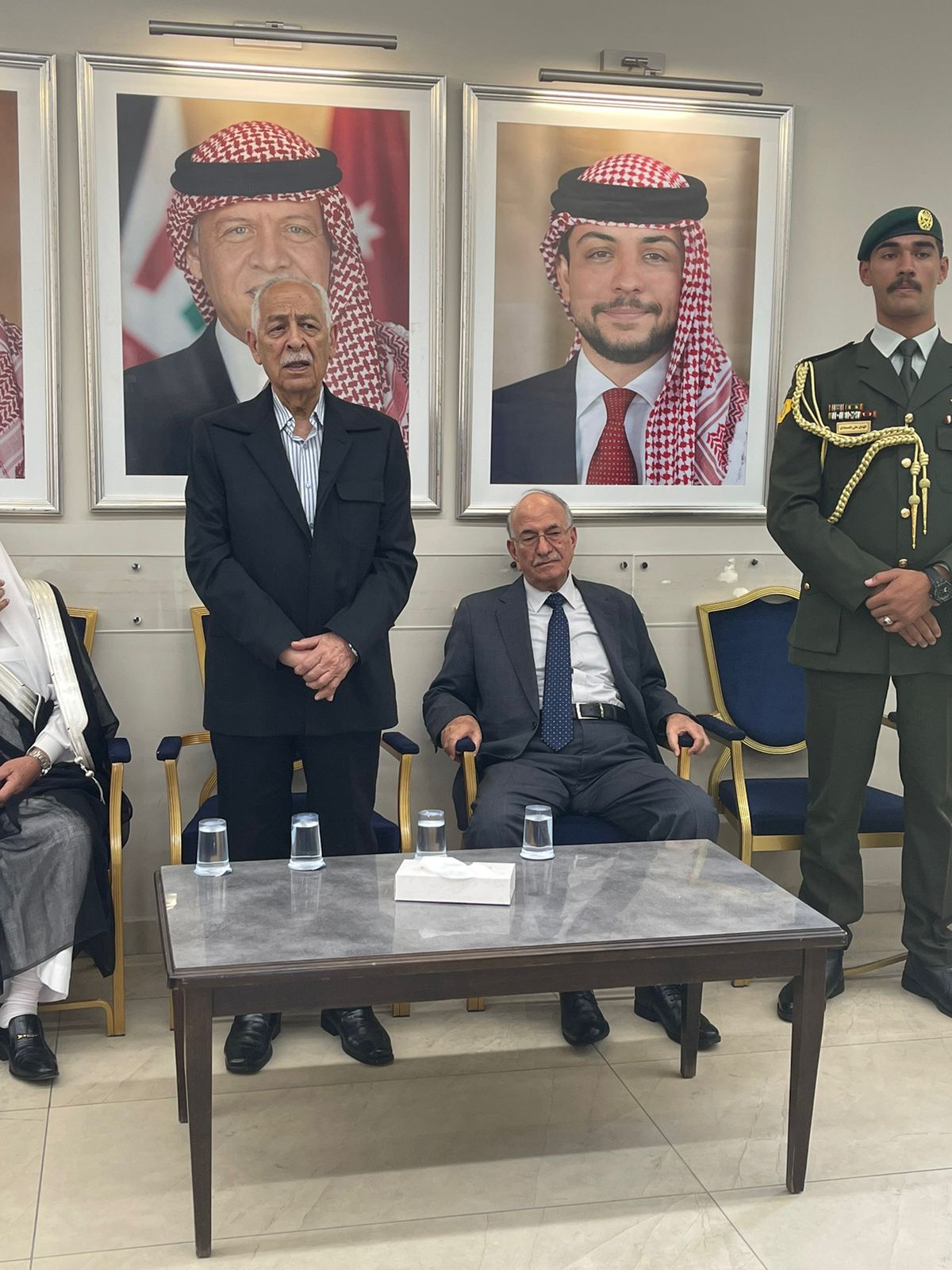 مندوبا عن الملك وولي العهد.. العيسوي يعزي عشيرة المجالي