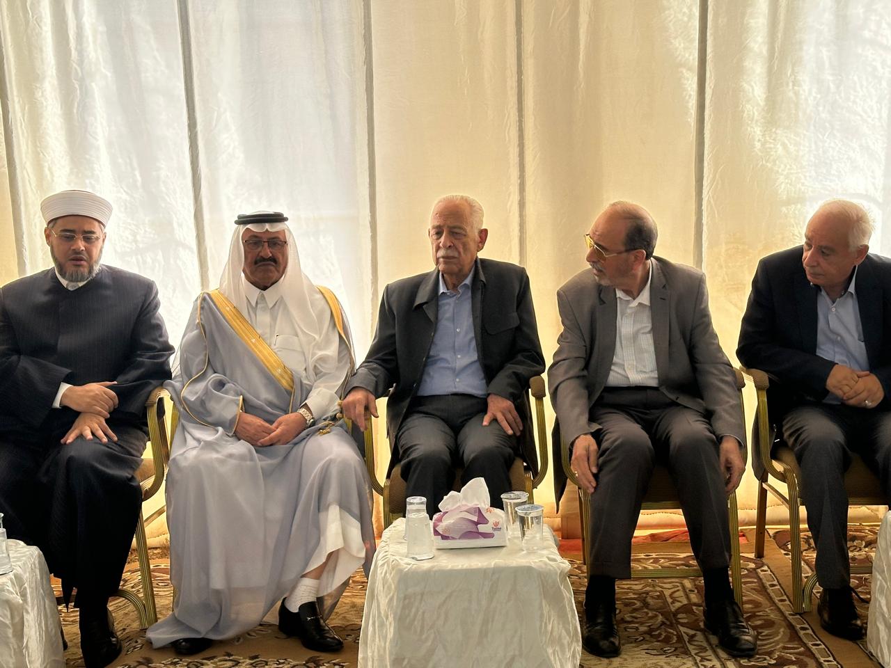 مندوبا عن الملك وولي العهد.. العيسوي يعزي البطيخي والحسبان والحياري