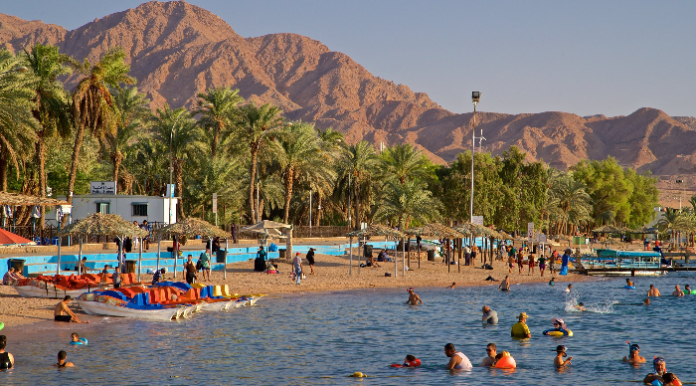 العقبة تستقبل 14 الف زائر .. ونسبة اشغال الفنادق تصل الى 80 بالمئة العقبة تستقبل 14 الف زائر .. ونسبة اشغال الفنادق تصل الى 80 بالمئة