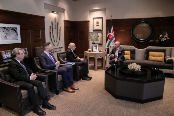 الملك يستقبل الرئيس السابق للحزب التقدمي الاشتراكي اللبناني