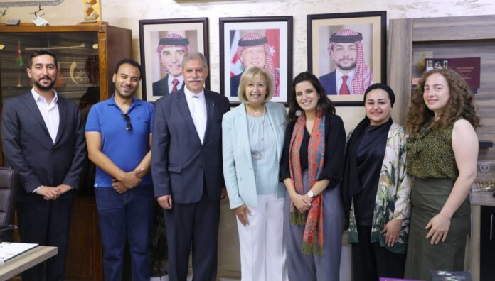 وزيرة الثقافة تلتقي موسيقيين من الأردن وفلسطين وزيرة الثقافة تلتقي موسيقيين من الأردن وفلسطين