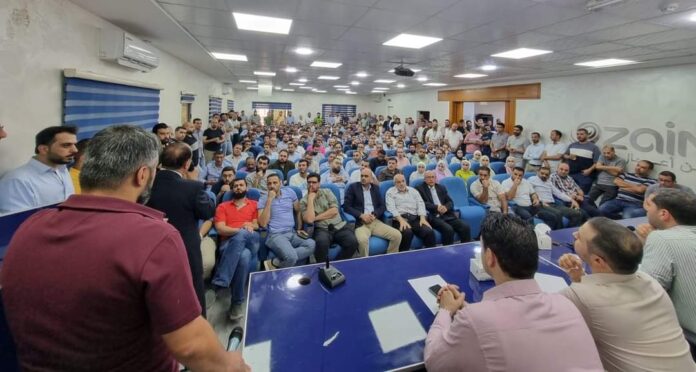 في اجتماع حاشد .. أطباء يجددون رفضهم لنظام البصمة - صور