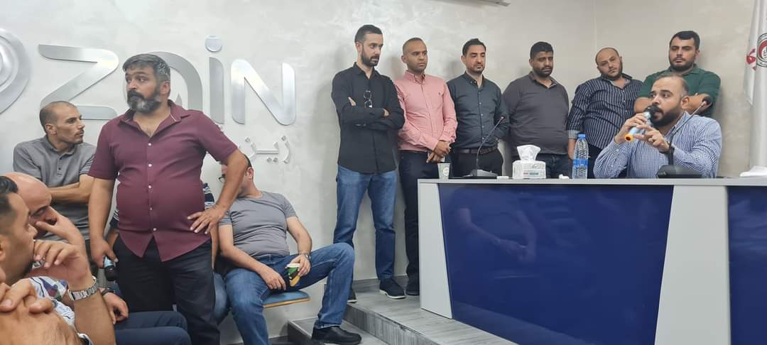 في اجتماع حاشد .. أطباء يجددون رفضهم لنظام البصمة - صور