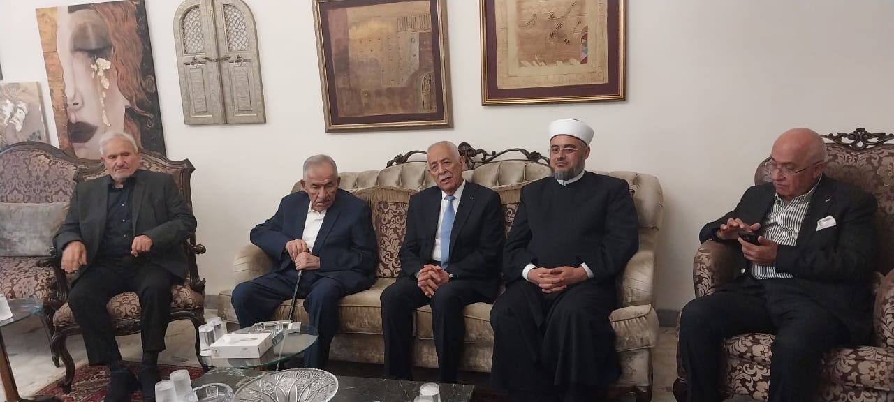 مندوبا عن الملك وولي العهد .. العيسوي يعزي آل الساكت