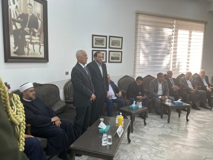 مندوبا عن الملك وولي العهد.. العيسوي يعزي آل شحادة مندوبا عن الملك وولي العهد.. العيسوي يعزي آل شحادة