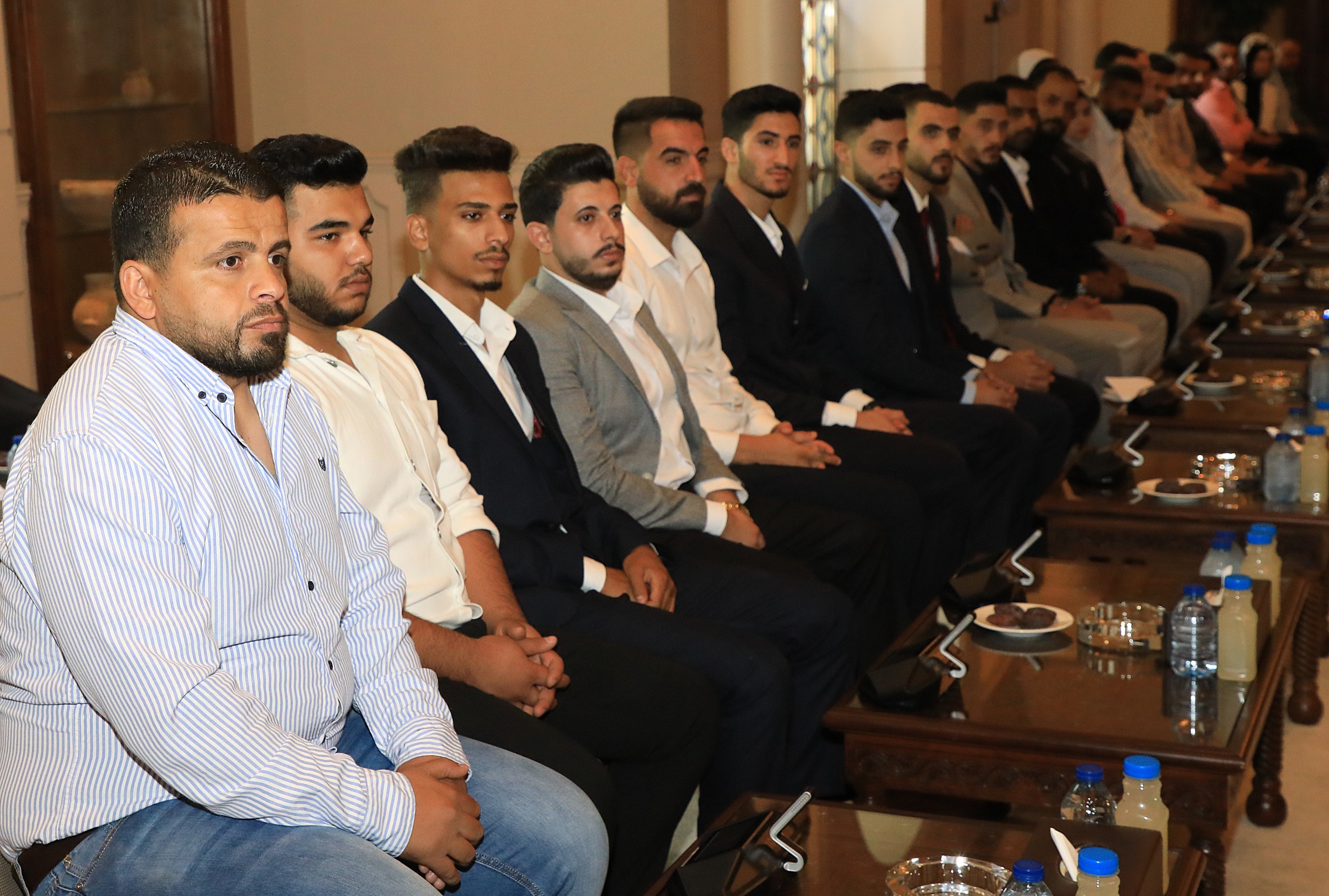 العيسوي يلتقي وفدا شبابيا من محافظة الرزقاء - صور