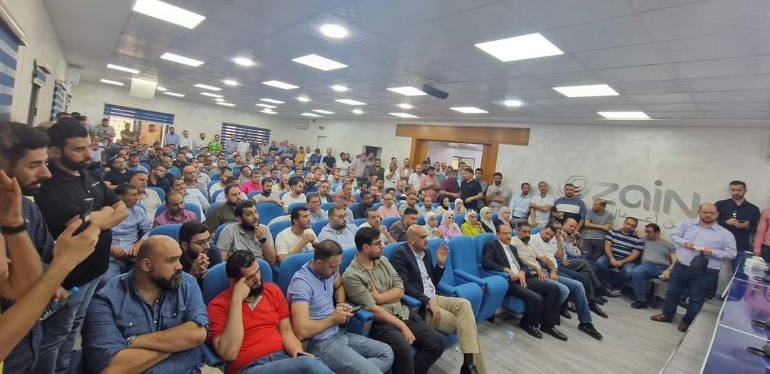 في اجتماع حاشد .. أطباء يجددون رفضهم لنظام البصمة - صور