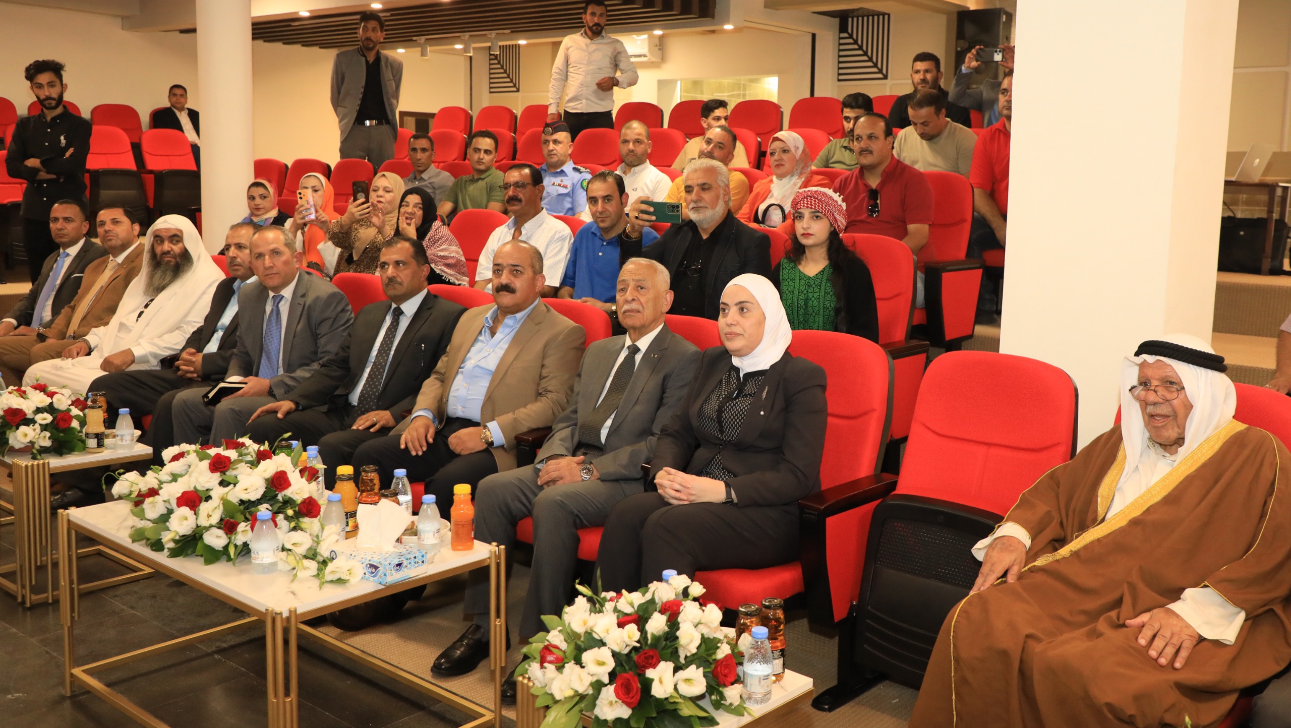 رئيس الديوان الملكي يفتتح ويتفقد مشاريع مبادرات ملكية بالرمثا - صور