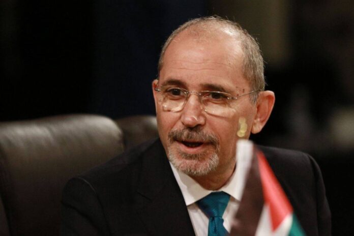 هاتف وزير الخارجية ايمن الصفدي مشغول طيلة اليوم .. والسبب ؟؟ هاتف وزير الخارجية ايمن الصفدي مشغول طيلة اليوم .. والسبب ؟؟