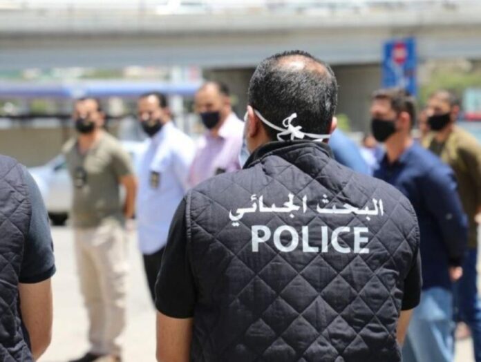 البحث الجنائي يلقي القبض على شخص اعتدى على محل حلويات في عمان