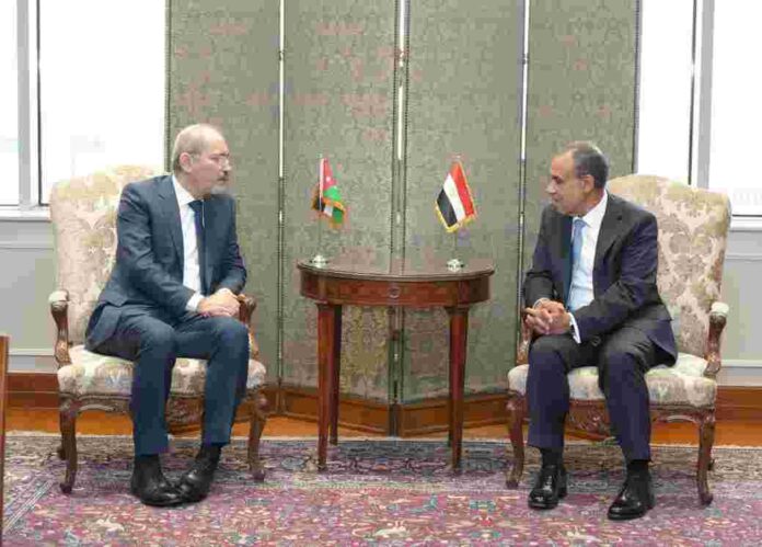 تفاصيل لقاء الوزير ايمن الصفدي مع وزير الخارجية المصري تفاصيل لقاء الوزير ايمن الصفدي مع وزير الخارجية المصري