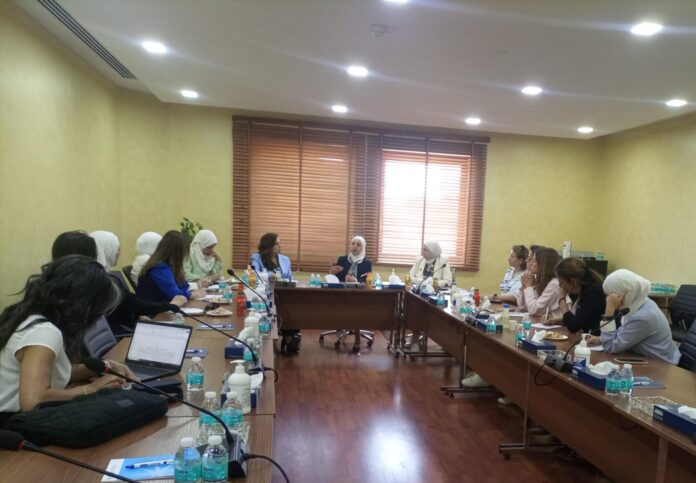 لقاء يبحث معيقات مشاركة سيدات الاعمال في عضوية الغرف التجارية لقاء يبحث معيقات مشاركة سيدات الاعمال في عضوية الغرف التجارية