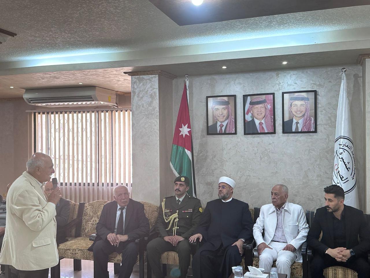 المستقل الاخباري مندوبا عن الملك وولي العهد..العيسوي يقدم واجب لعشيرتي الطويقات وحتر