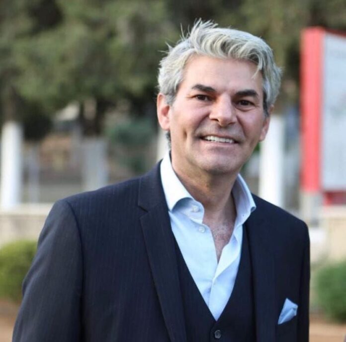 المستقل الاخباري الدكتور حسين الطراونة يخوض الانتخابات برصيد ضخم من محبة أبناء الكرك المستقل الاخباري الدكتور حسين الطراونة يخوض الانتخابات برصيد ضخم من محبة أبناء الكرك
