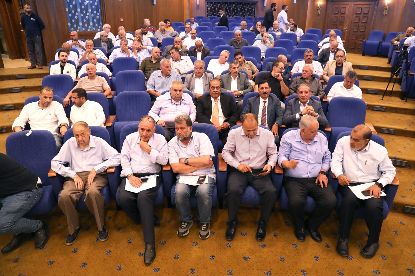 العموش يناقش معدل تنظيم المكاتب العقارية مع أصحاب المكاتب والمقدرين والمساحين