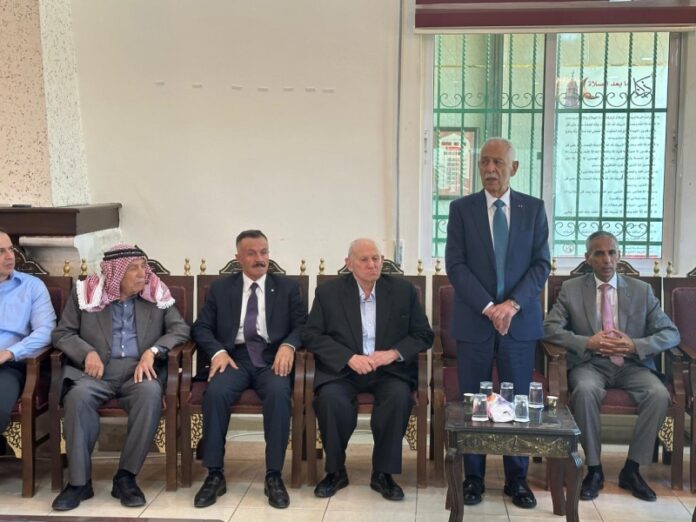 المستقل الاخباري مندوبا عن الملك وولي العهد.. العيسوي يعزي عشيرتي الخشمان والبلاونة