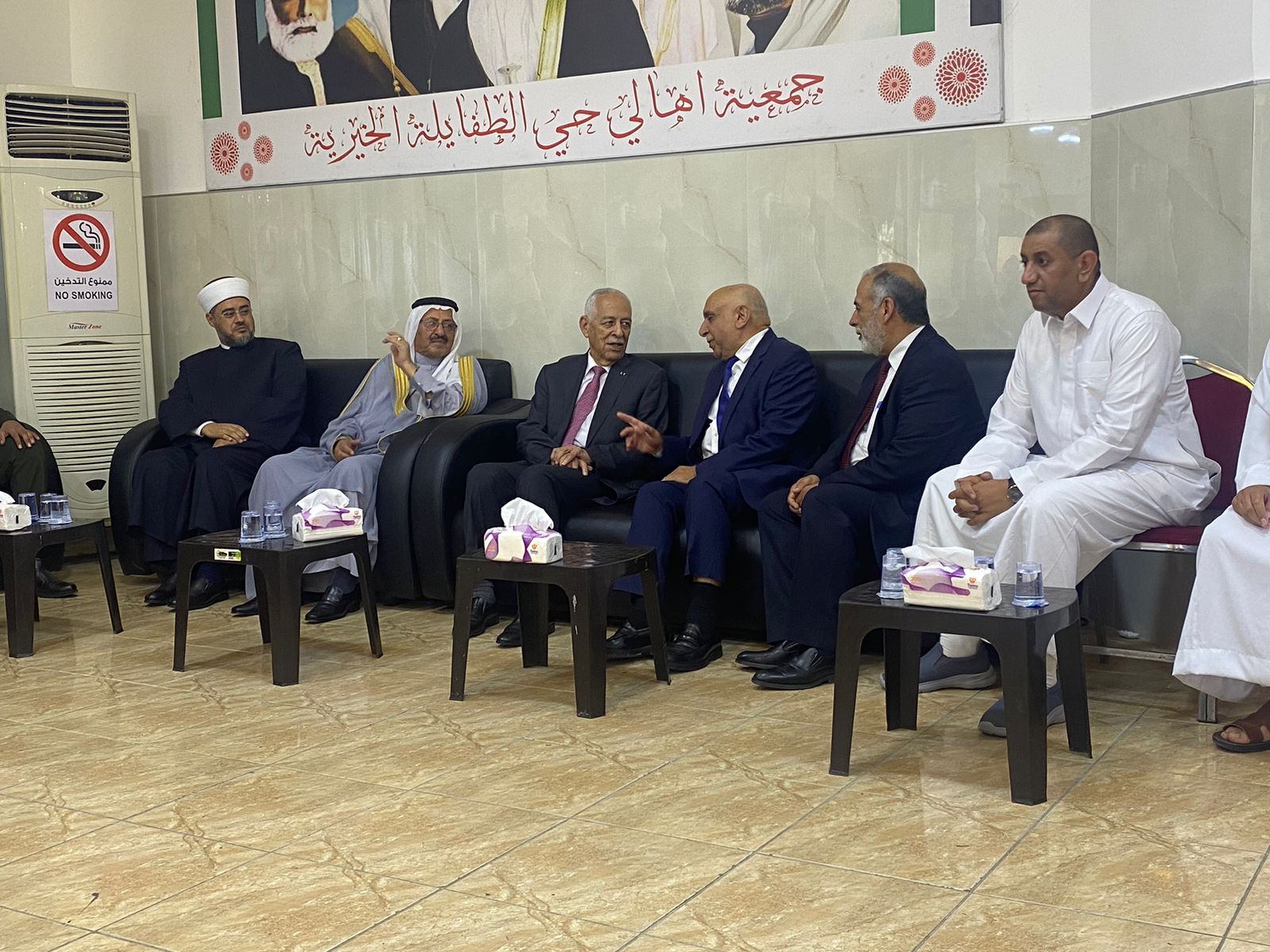 العيسوي يعزي الكلالدة وآل خير والربيحات وآل حسن