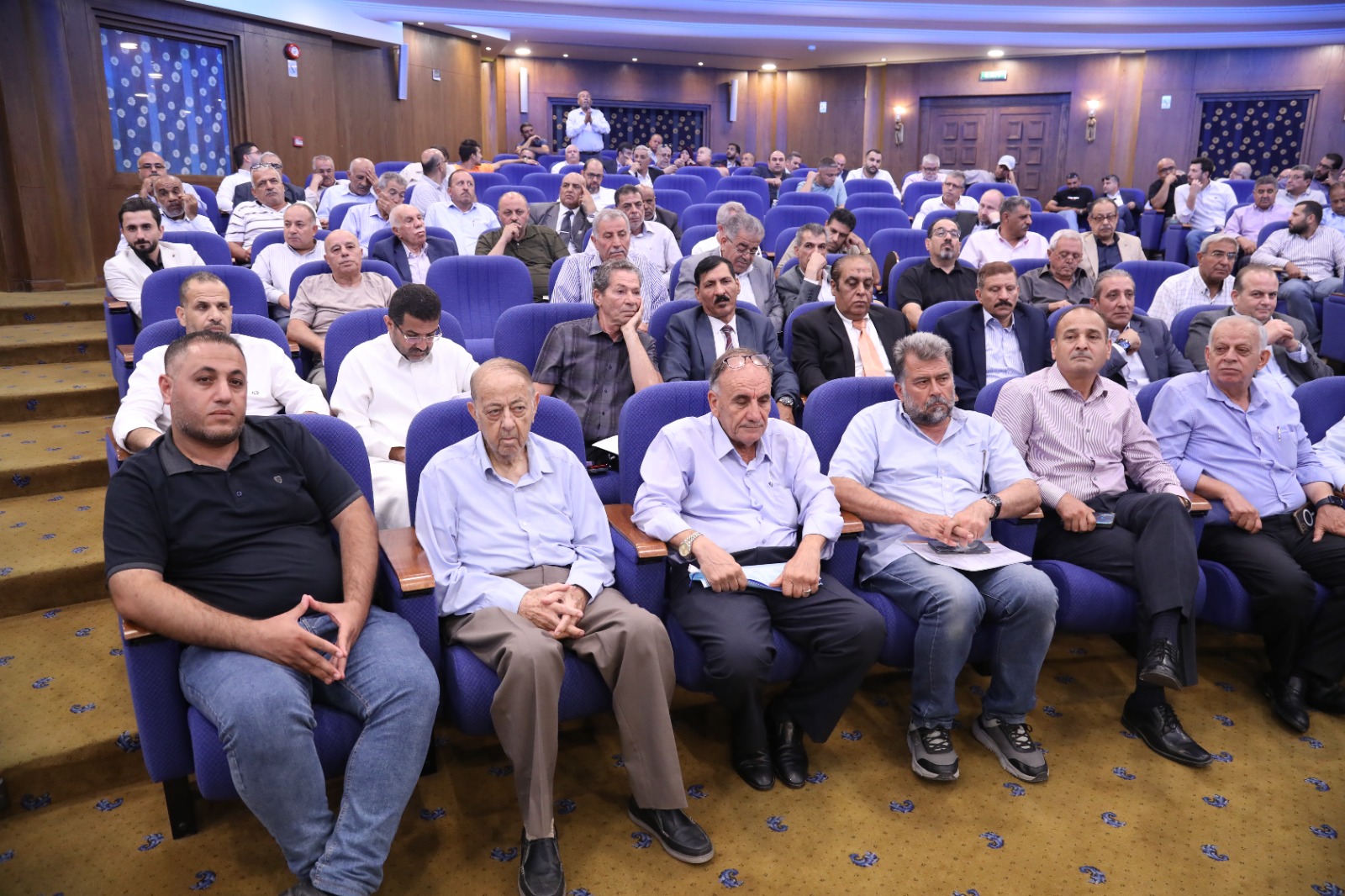 العموش يناقش معدل تنظيم المكاتب العقارية مع أصحاب المكاتب والمقدرين والمساحين