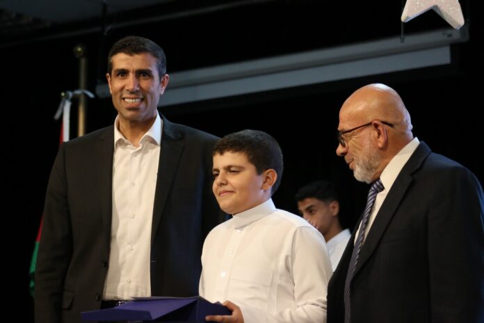 المستقل الاخباري القنصل يوسف البشتاوي يرعى حفل تخريج حفاظ القرآن الكريم - صور