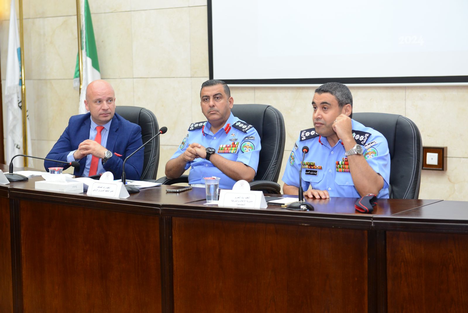 المستقل الاخباري مديرية الإعلام في الأمن العام تعقد ندوة توعوية في جامعة البترا - صور