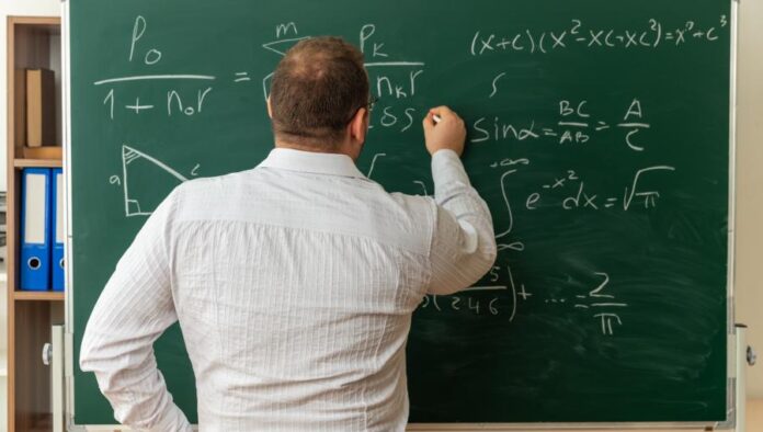 المستقل الاخباري هام للعاملين في المدارس الخاصة: آلية اصدار العقد الموحد - تفاصيل