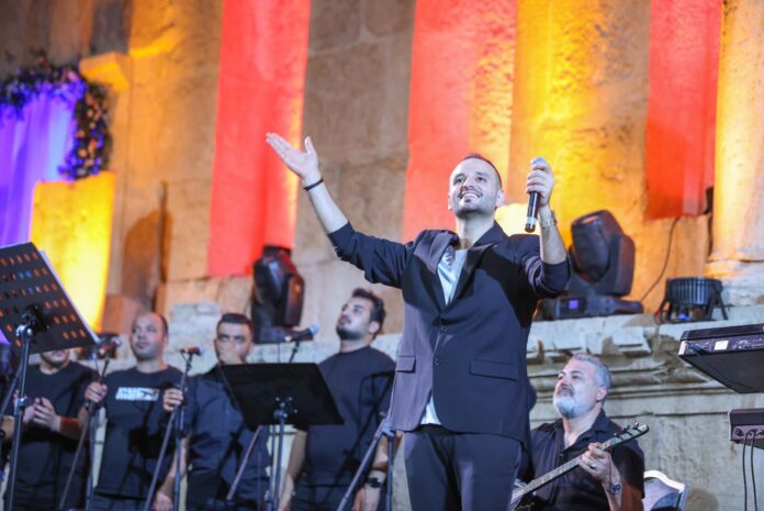 المستقل الاخباري عيسى السقار يحول حفله في 