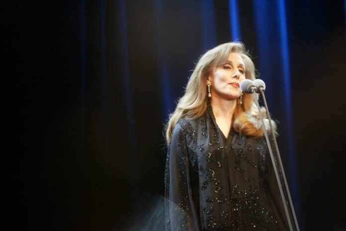 المستقل الاخباري فيروز توجه رسالة الى لبنان بعد الغارات الاسرائيلية