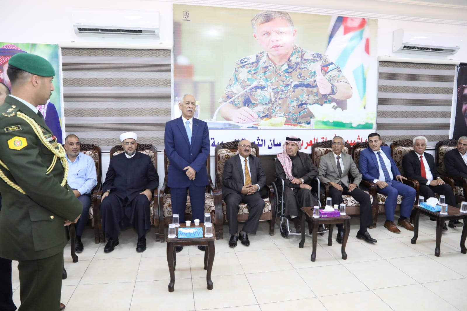 مندوبا عن الملك وولي العهد .. العيسوي يعزي عشيرتي الداوود والعواملة