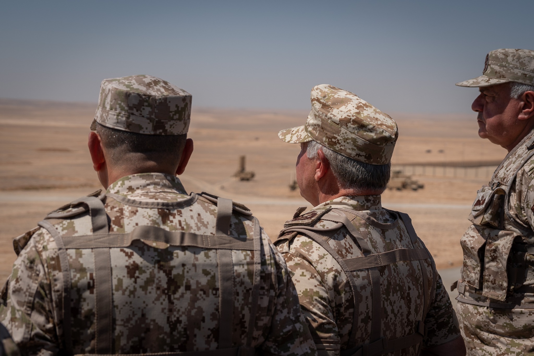 المستقل الاخباري الملك يتابع تمرين مطر غزير 3 - صور