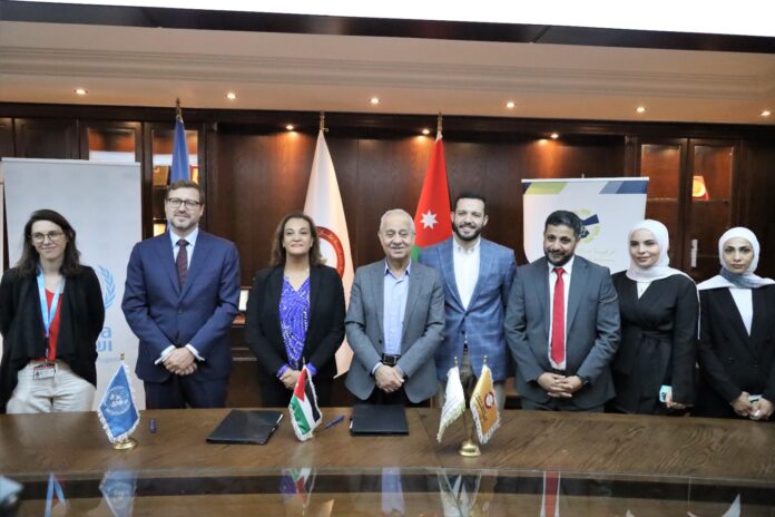 اتفاقية تعاون بين 