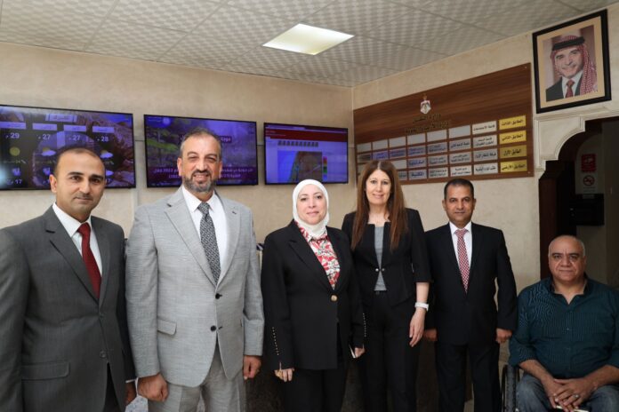 وزيرة النقل تطلع على استعدادات 