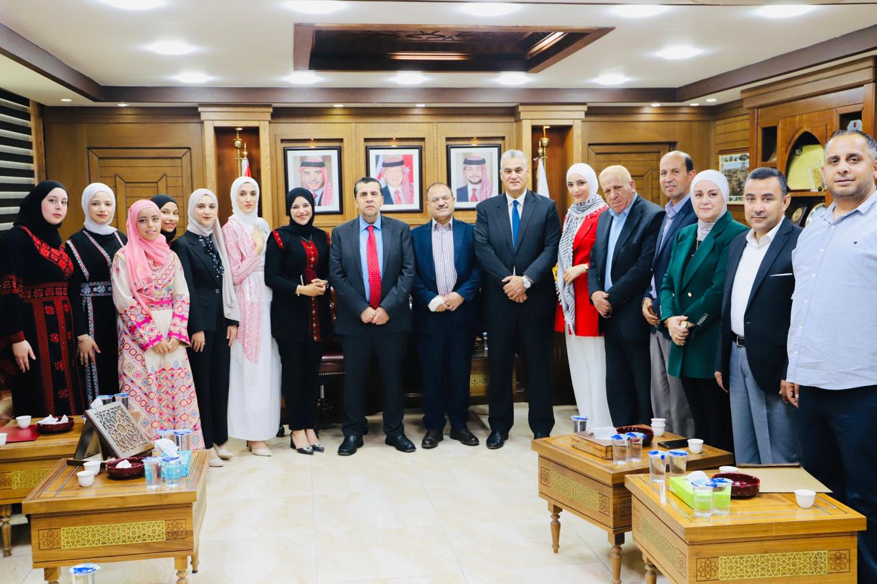 العجلوني يلتقي طالبات من جامعة فلسطين التقنية وجامعة القدس المفتوحة من فلسطين