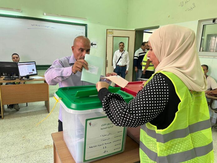 المستقل الاخباري الزرقاء 27 الف مقترع حتى الحادية عشرة صباحا