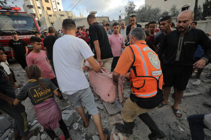 غزة : 29 شهيدًا و93 جريحًا بمجزرتين إسرائيليين استهدفتا نازحين