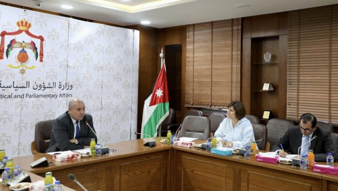 العودات يلتقي الحروب وعددا من قيادات حزب العمال - صور العودات يلتقي الحروب وعددا من قيادات حزب العمال - صور