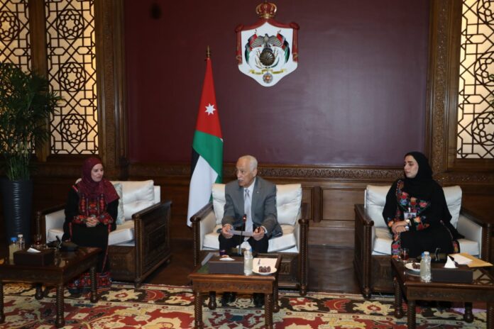 العيسوي: الملك المدافع الأول عن قضايا الأمة