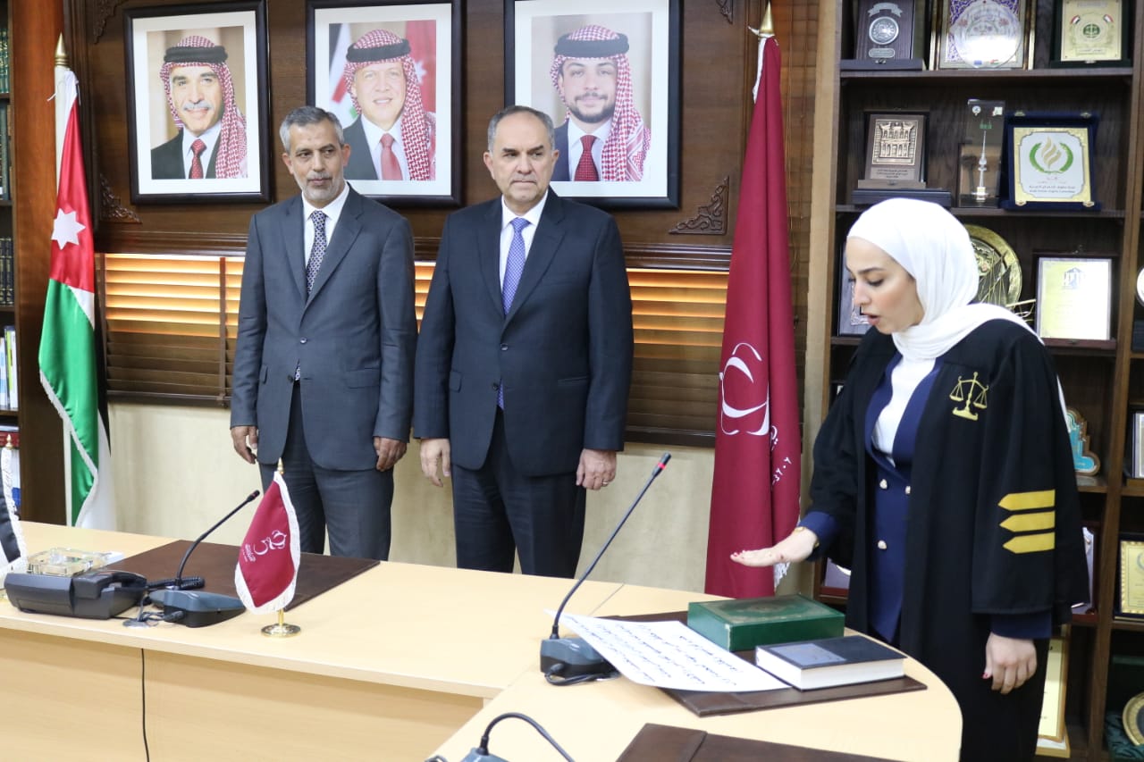 78 محاميا يؤدون اليمين القانونية أمام وزير العدل